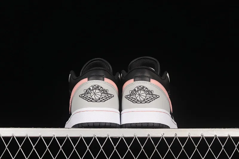 All Categories Air Jordan Jordan Series Basketball Shoes Air Jordan 1 Low Air Jordan 1 Low AJ1 Joe 1 White Black Pink Sports Culture Basketball Shoes 553558-062